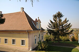 Obersulz, Pfarrhof, 1732 errichtet